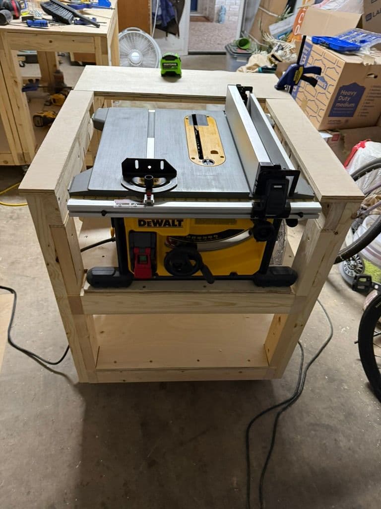 Expandable Outfeed Table